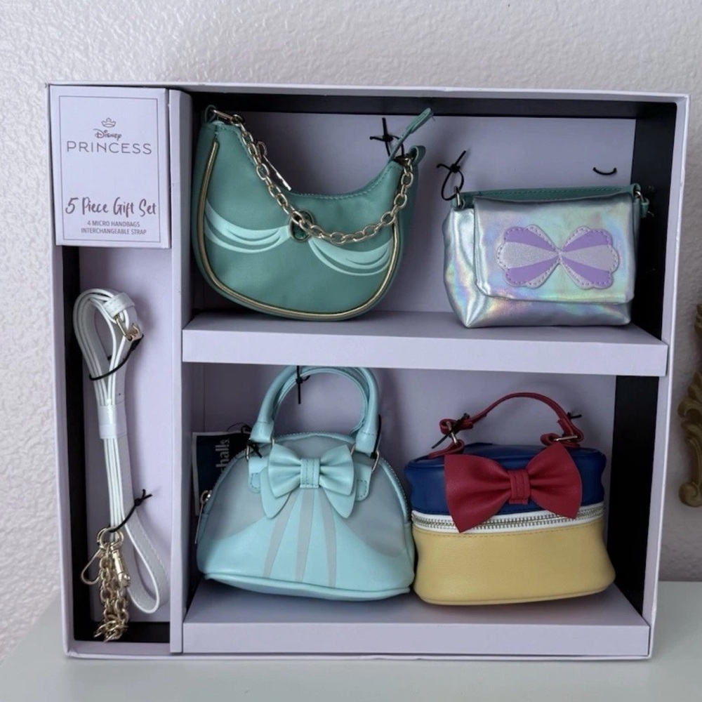 Authentic Disney Mini Disney
Princess Purse